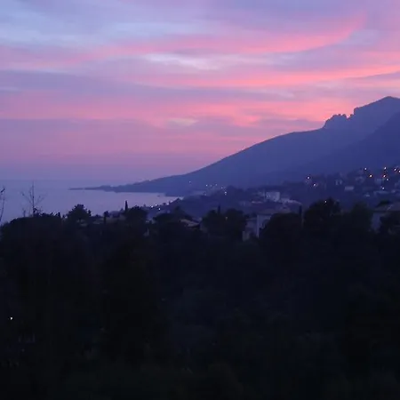 Les Pierres Villa *